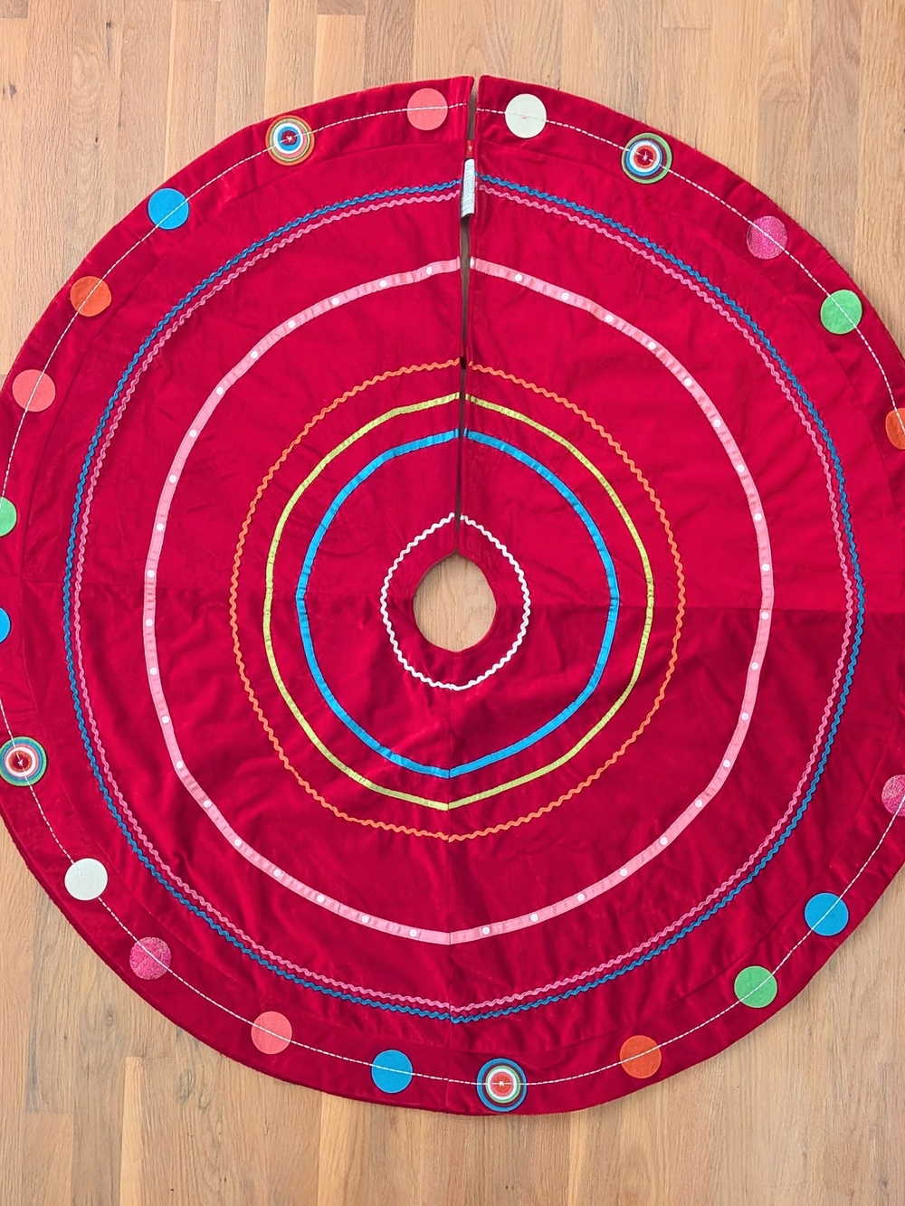 Red Velvet Christmas Tree Skirt Colorful Ric Rac Ribbon Felt Circles 48"